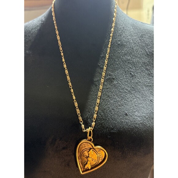 Unbranded Large Gold Tone Heart Shape Moveable Arrow Charm w/ 23” Necklace L-V - Picture 1 of 11